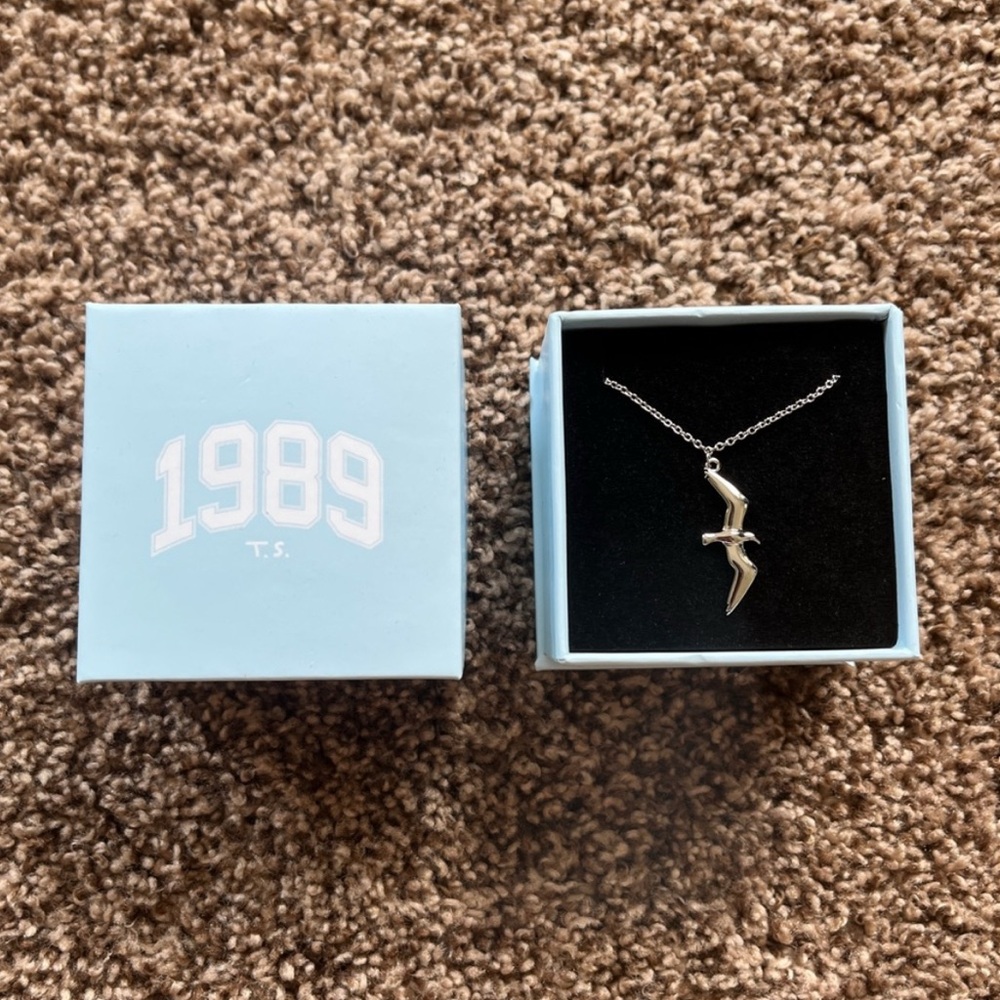 NEW Taylor Swift 1989 Seagull Necklace